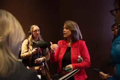 At town hall, Rep. Craig, DFLers push clear message: Hang on to what we’ve got