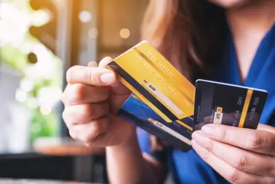 8 in 10 Americans changing spending habits over recession fears: survey