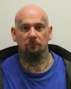 Mother shoots convicted child molester as he tried to rape 12-year-old daughter at hotel: reports