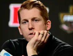 David Carle in no rush to leave DU Pioneers: “Some guys in the NHL would trade with me”